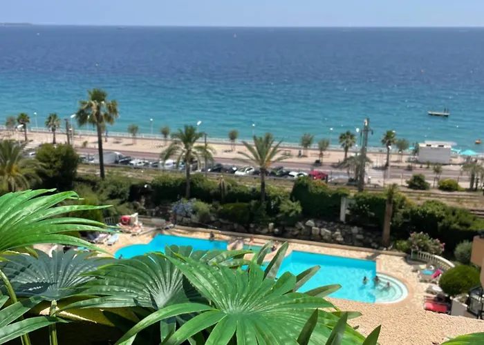 By Neptune - La Palme Azur View アパート カンヌ